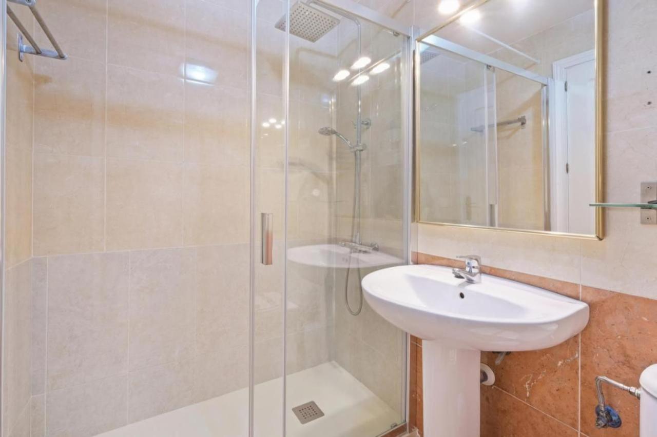 Apartamento En Calle Cuarteles De Dos Habitaciones Málaga Exterior foto