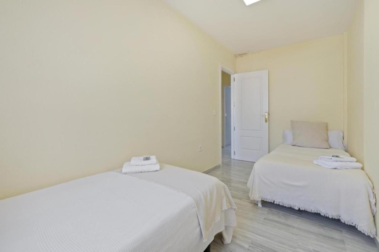 Apartamento En Calle Cuarteles De Dos Habitaciones Málaga Exterior foto